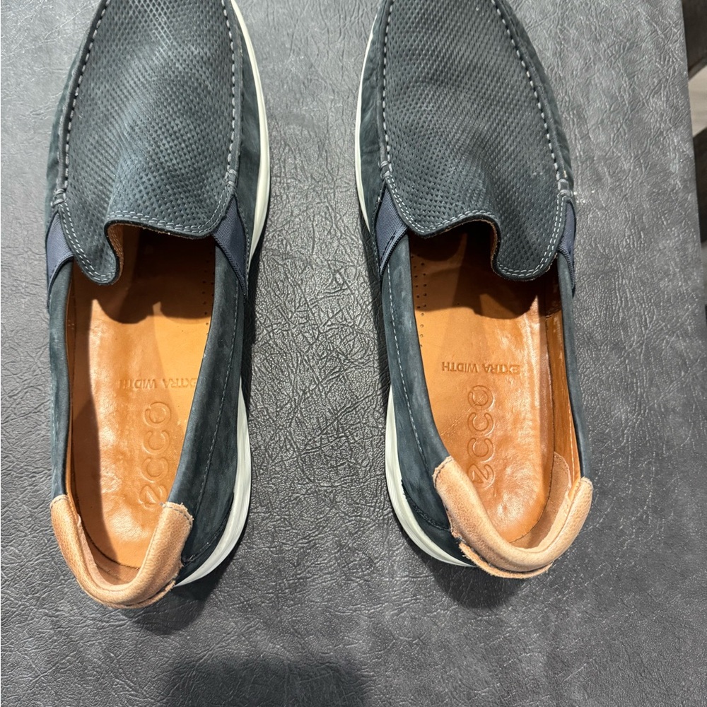 ECCO S Lite Moc Men's Navy and Tan Slip-On Loafers